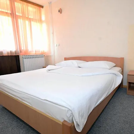 Mladost Hotel 3*