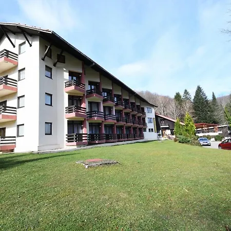Mladost Hotell 3*