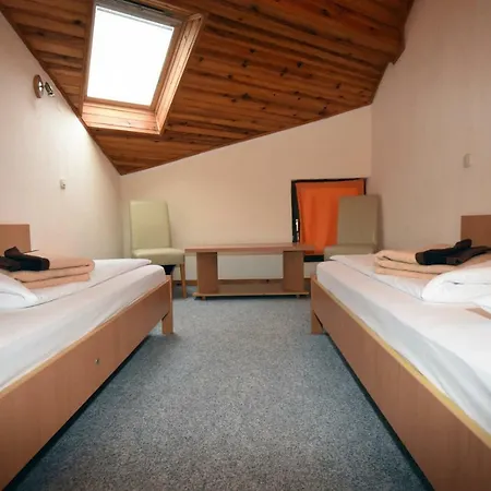Mladost Hotel 3*